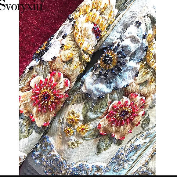 ❤️RESERVED. NWT Stunning Jacket with 3D Hand saw Flowers  Beads. X - Picture 2 of 16